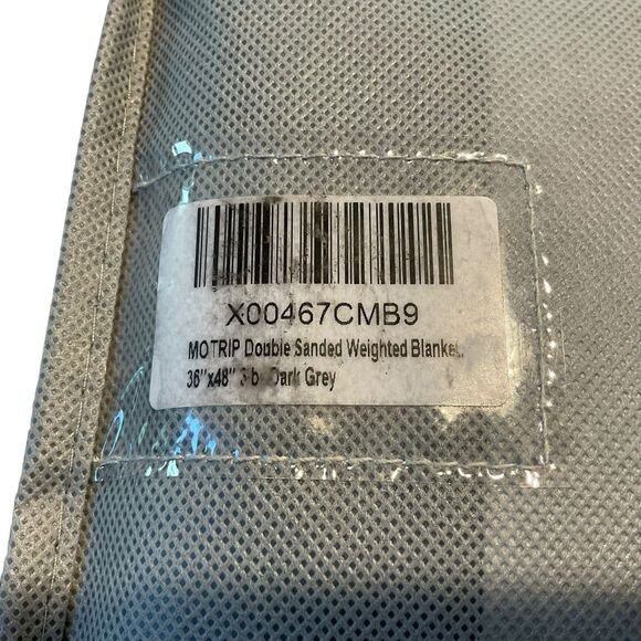 The Big Hug Weighted Blanket In Dark Gray Throw Size 36” X 48” 3 Pounds New - Picture 4 of 4